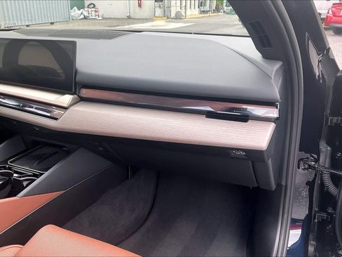 Used 2024 BMW i5 M60 w/ Executive Package image 18