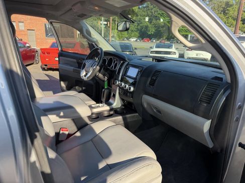Used 2016 Toyota Sequoia SR5 w/ Premium Package RWD image 15