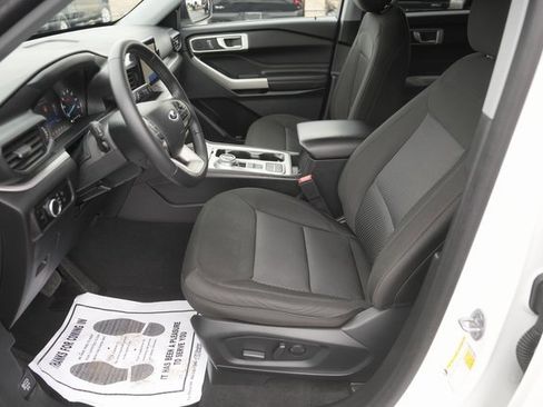 Certified 2023 Ford Explorer XLT image 9