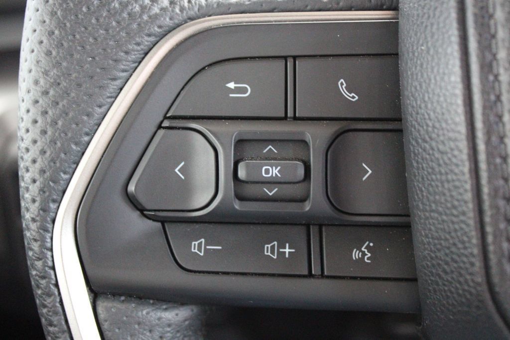 Certified 2025 Toyota Tacoma TRD Off-Road w/ TRD Off Road Upgrade Package AWD/4WD image 30