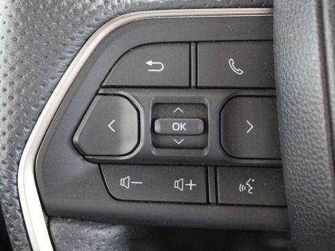 Certified 2025 Toyota Tacoma TRD Off-Road w/ TRD Off Road Upgrade Package AWD/4WD image 30