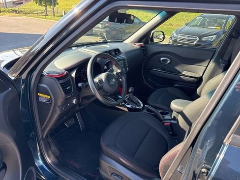 Used 2018 Kia Soul + image 9