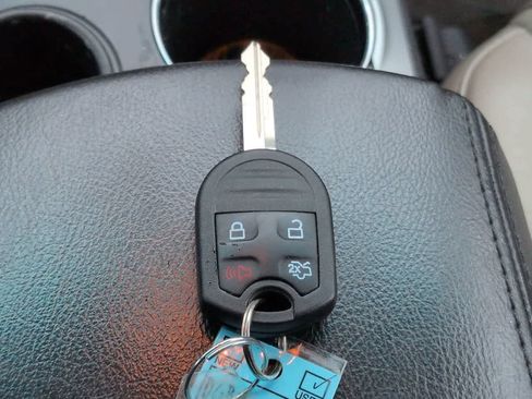 Used 2013 Ford Explorer XLT FWD image 26