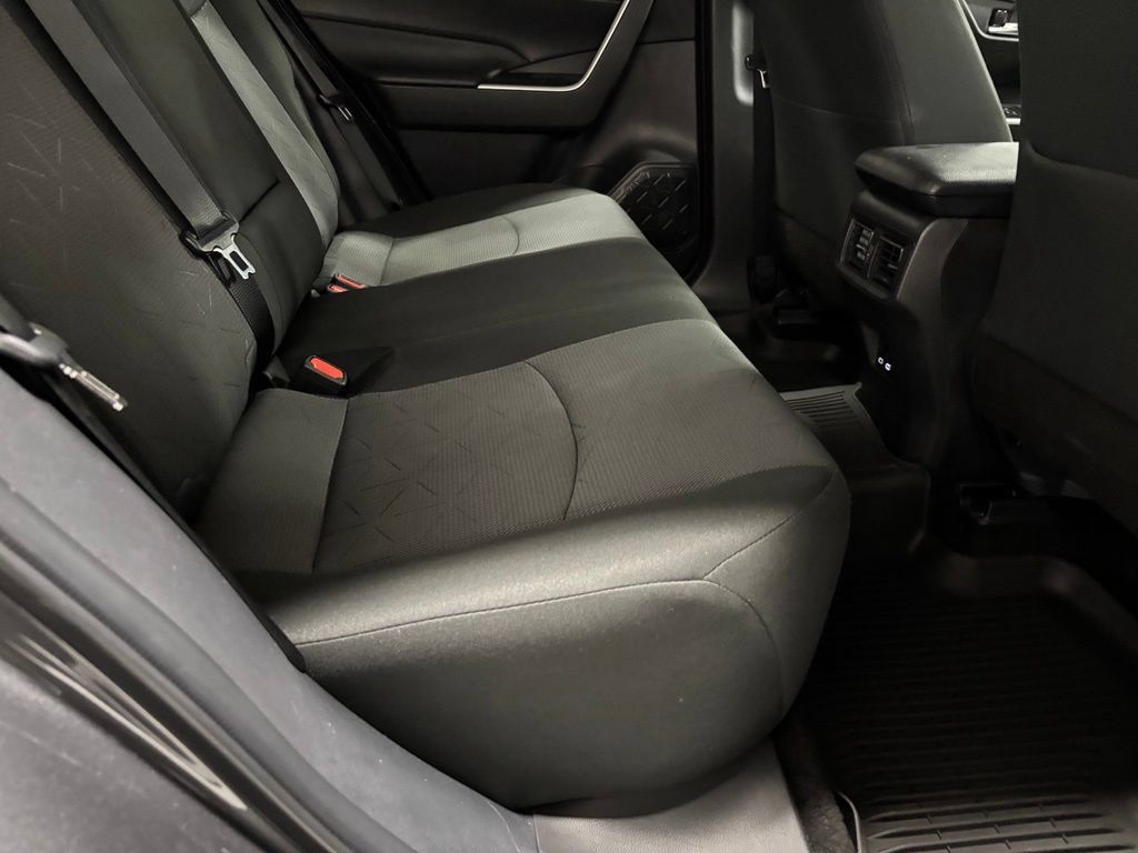 Used 2025 Toyota RAV4 XLE AWD/4WD image 50