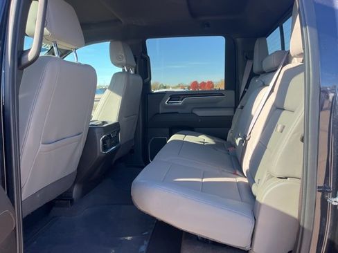 Used 2024 GMC Sierra 2500 SLT w/ SLT Premium Package image 41