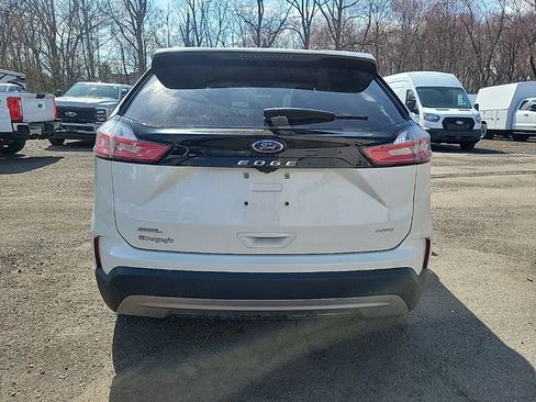 Used 2023 Ford Edge SEL w/ Convenience Package image 4