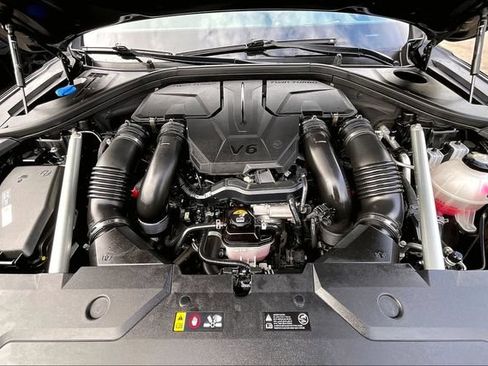 Used 2023 Genesis GV70 3.5T Sport w/ Sport Prestige Package AWD/4WD image 9
