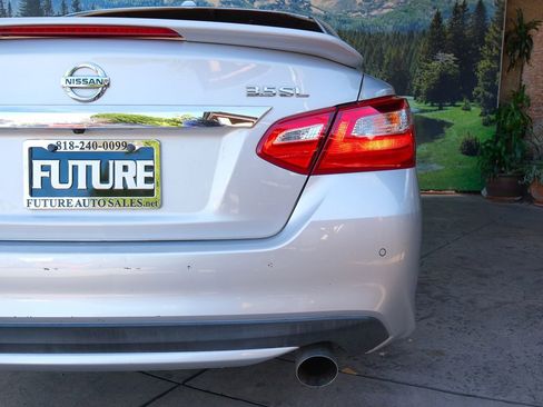 Used 2016 Nissan Altima 3.5 SL w/ 3.5 Technology Package image 44
