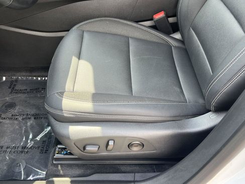Used 2024 Chevrolet Blazer EV LT AWD/4WD image 29