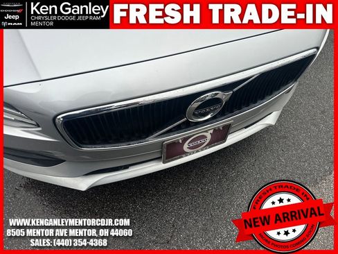 Used 2018 Volvo S90 T6 Momentum w/ Convenience Package image 13