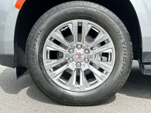 Used 2023 GMC Yukon XL Denali RWD image 17