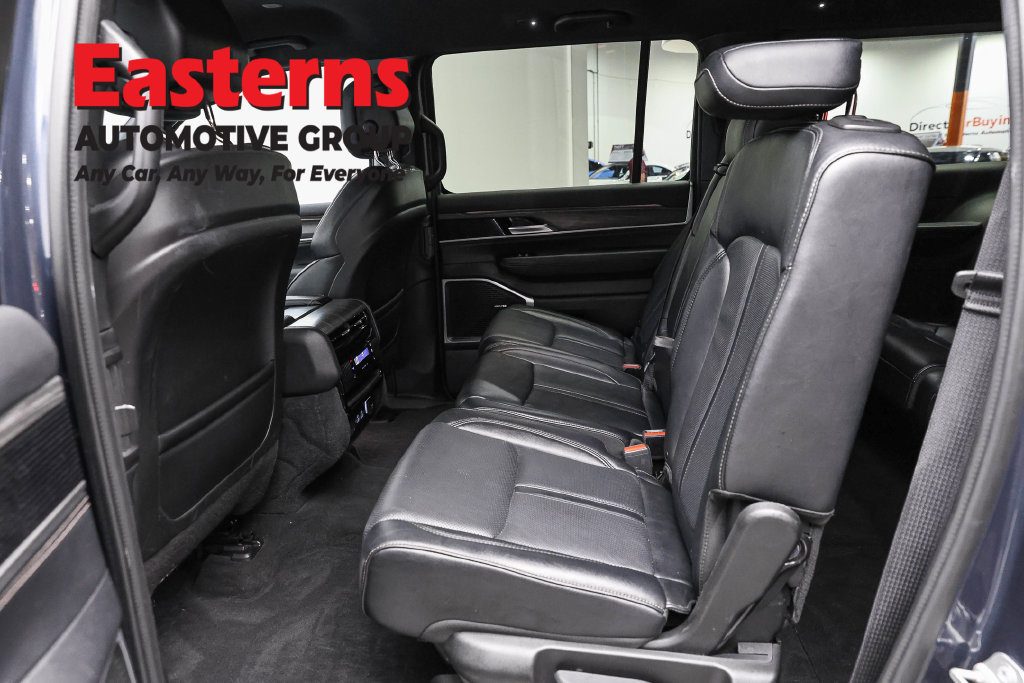 Used 2024 Jeep Wagoneer L Series II w/ Flexible Seating Group RWD image 25