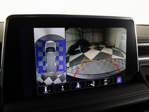 Used 2022 Chevrolet Tahoe Z71 w/ Z71 Off-Road Package image 27