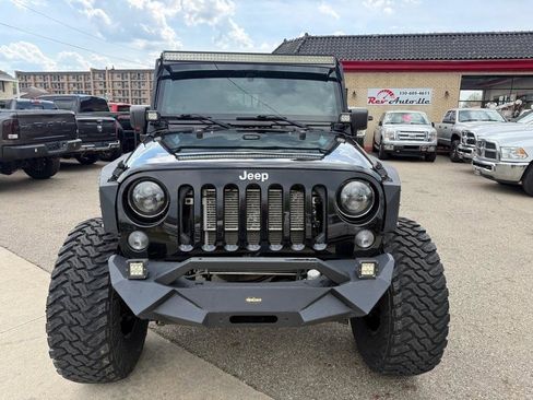 Used 2014 Jeep Wrangler Unlimited Sahara w/ Connectivity Group AWD/4WD image 7