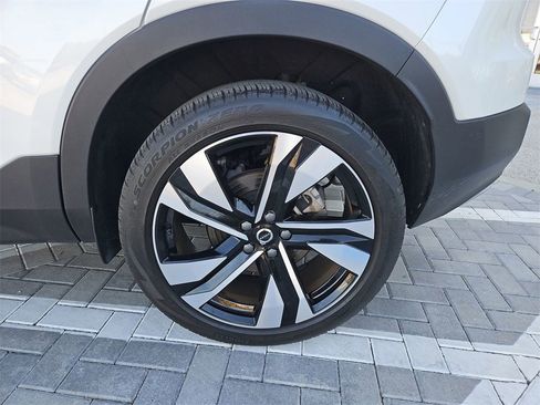 Used 2025 Volvo XC40 B5 Ultra w/ Protection Package Premier image 14