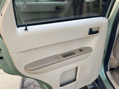 Used 2008 Ford Escape XLT image 21