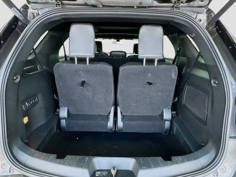 Used 2018 Ford Explorer Limited w/ Equipment Group 301A image 18