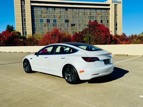 Used 2020 Tesla Model 3 image 2