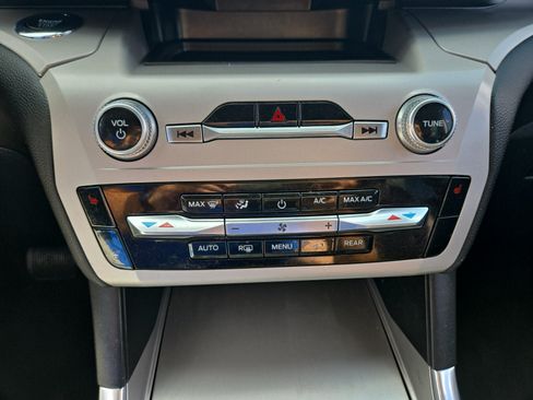 Used 2023 Ford Explorer XLT w/ Equipment Group 202A AWD/4WD image 20