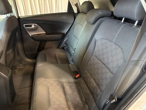 Used 2021 Kia Niro LX FWD image 16