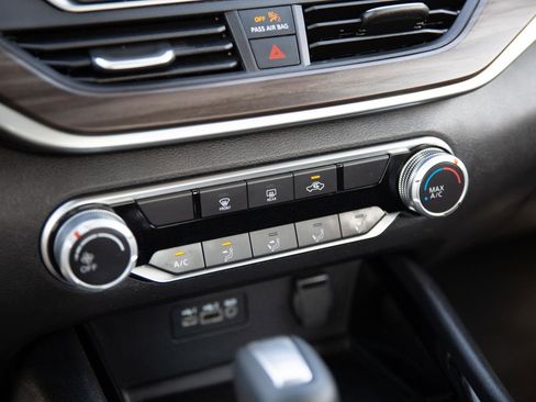 Used 2024 Nissan Altima 2.5 SV image 13