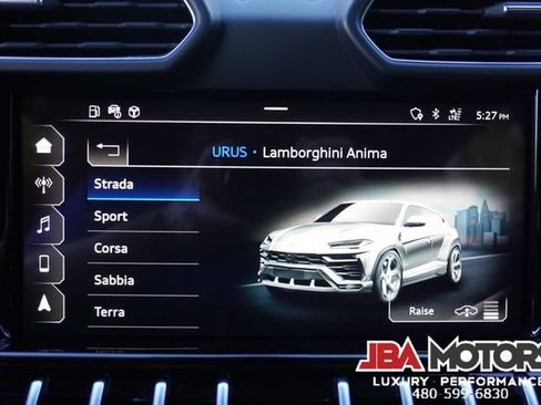 Used 2021 Lamborghini Urus AWD/4WD image 32