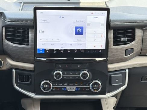 Used 2024 Ford Expedition Max Limited RWD image 16