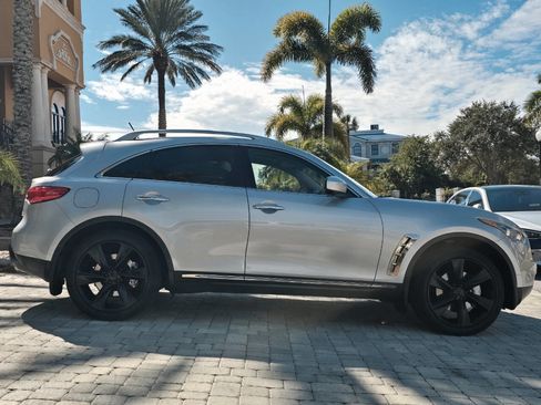 Used 2011 INFINITI FX50 AWD w/ Sport Pkg image 40