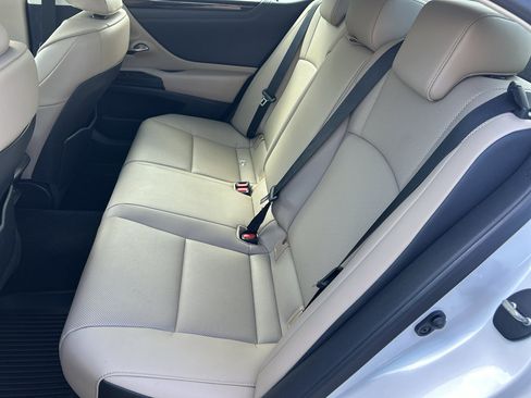 Used 2021 Lexus ES 250 w/ Premium Package AWD/4WD image 16