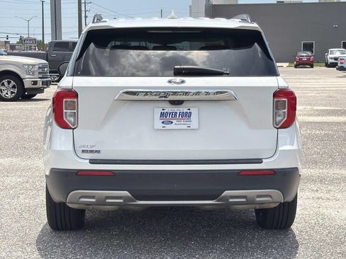 Certified 2022 Ford Explorer XLT w/ Equipment Group 202A RWD image 5
