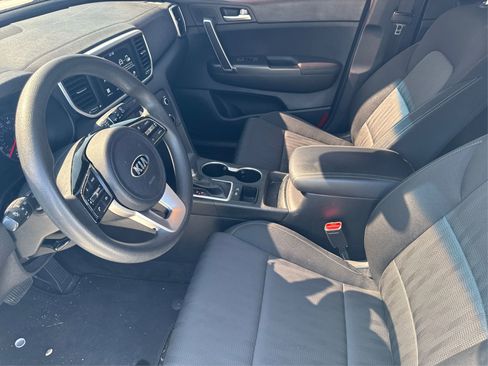 Used 2020 Kia Sportage LX image 11