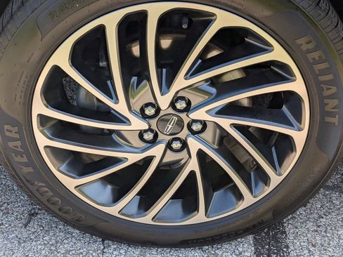 Used 2019 Lincoln Nautilus Reserve AWD/4WD image 22