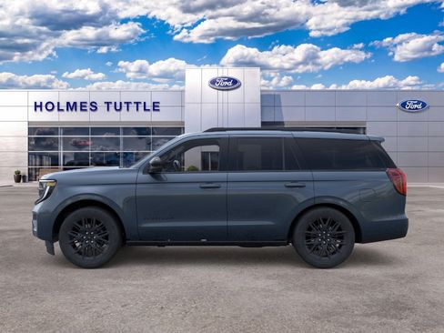 New 2026 Ford Expedition Platinum w/ Stealth Appearance Package AWD/4WD image 3