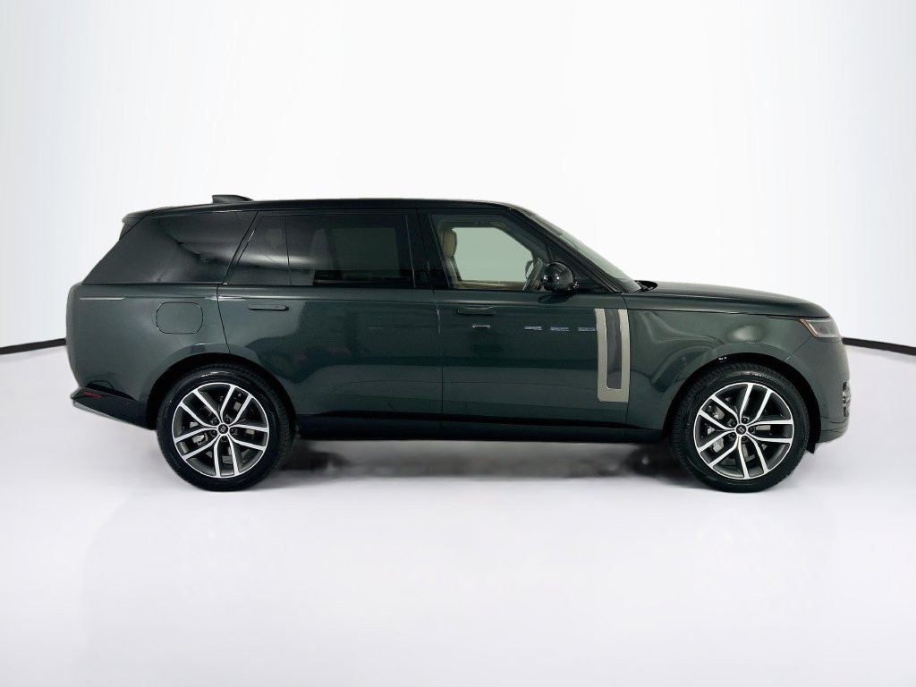 New 2027 Land Rover Range Rover Long Wheelbase SE AWD/4WD image 4
