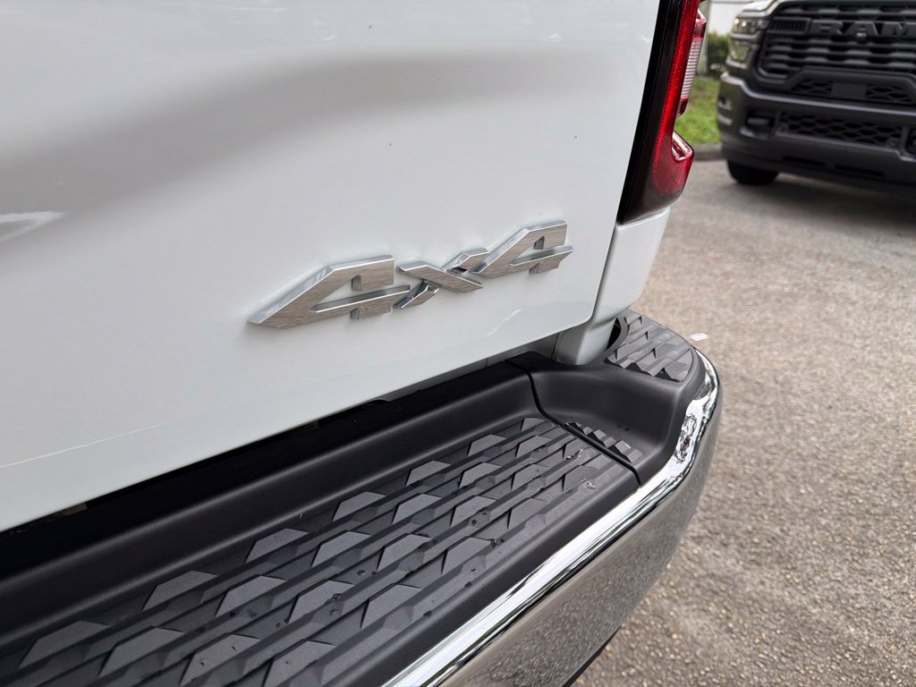Used 2025 RAM 3500 Big Horn AWD/4WD image 25