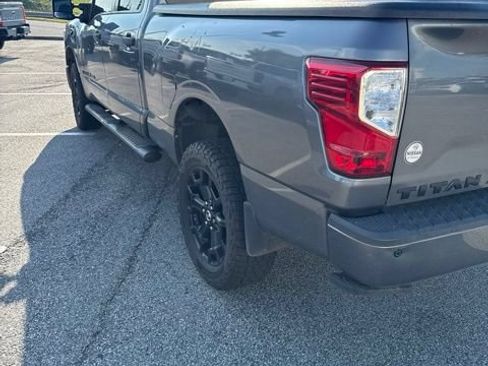 Used 2018 Nissan Titan SV w/ SV Convenience Package AWD/4WD image 5