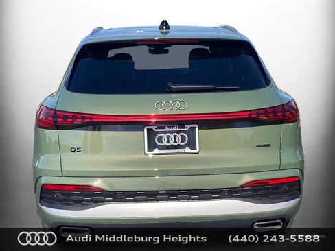 Used 2025 Audi Q5 Premium w/ Convenience Package image 8
