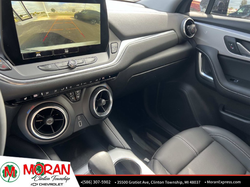 Used 2024 Chevrolet Blazer LT w/ Midnight/Sport Edition AWD/4WD image 27