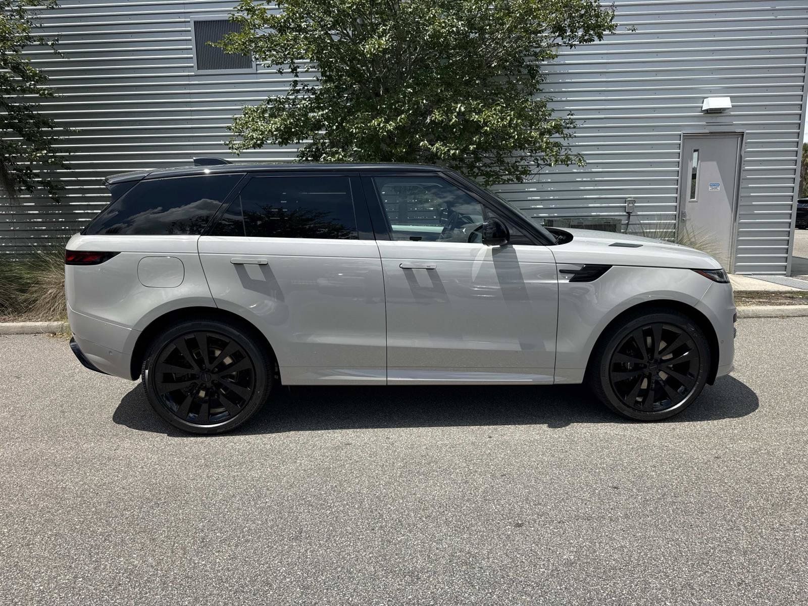 New 2027 Land Rover Range Rover Sport Dynamic SE AWD/4WD image 5