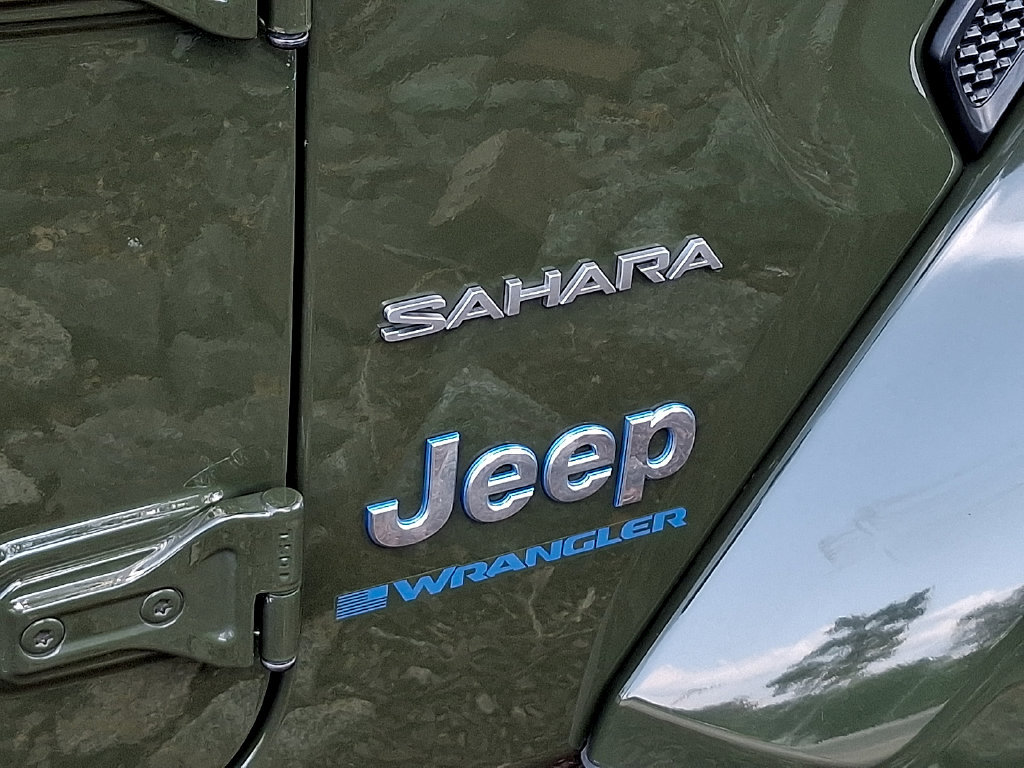 Used 2023 Jeep Wrangler Unlimited Sahara AWD/4WD image 30