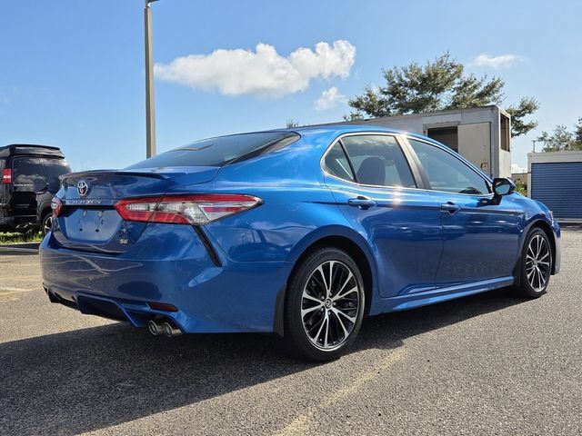 Used 2018 Toyota Camry SE w/ Moonroof Package FWD image 6