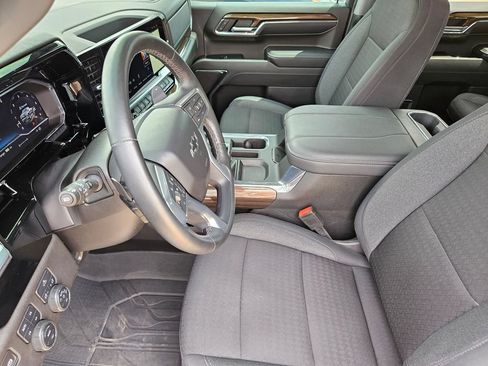 Used 2024 Chevrolet Silverado 1500 RST AWD/4WD image 19