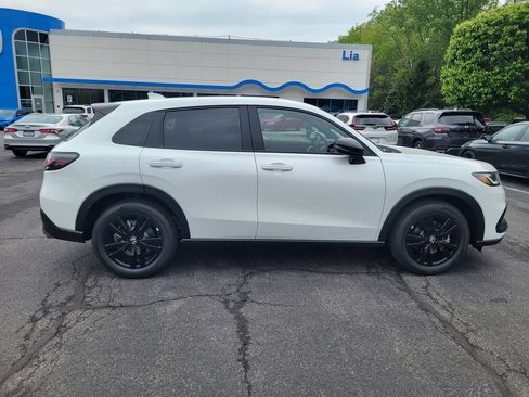 New 2027 Honda HR-V Sport image 2