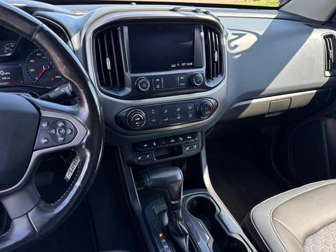 Used 2020 Chevrolet Colorado Z71 AWD/4WD image 18