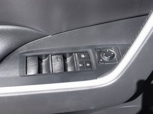 Used 2021 Toyota RAV4 XLE image 15