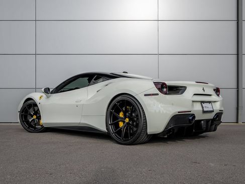 Used 2018 Ferrari 488 GTB RWD image 8
