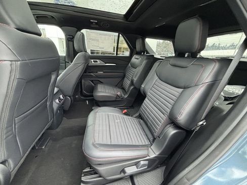 New 2026 Ford Explorer ST-Line w/ ST-Line Street Pack image 15