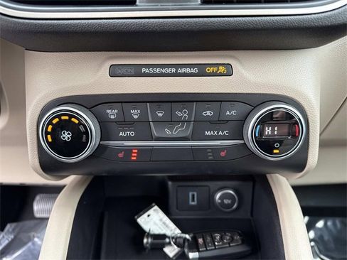 Used 2020 Ford Escape SE Sport image 25