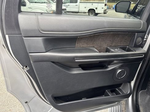 Used 2021 Ford Expedition Max Limited image 25