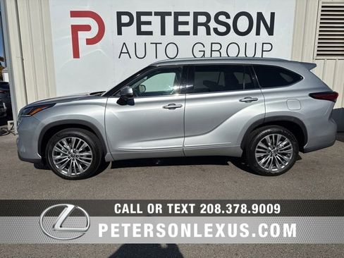 Used 2023 Toyota Highlander Platinum image 6